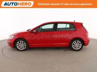 Usado VW Golf VIII Edition 130 CV (95 kW) 2020 Rojo Berlina