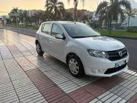 Usado Dacia Sandero Lauréate 75 CV (55 kW) 2016 Blanco Berlina
