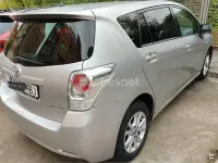 Usado Toyota Verso Active 126 CV (92 kW) 2011 Gris / plata Monovolumen