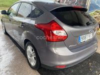 Usado Ford Focus Trend 115 CV (84 kW) 2013 Gris / plata Berlina