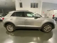 Usado VW T-Roc Life 150 CV (110 kW) 2023 Gris / plata SUV