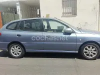 Usado Kia Rio 81 CV (59 kW) 2004 Gris / plata Berlina