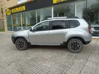 Usado Dacia Duster Lauréate 125 CV (91 kW) 2017 Gris / plata SUV