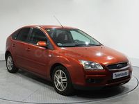 Usado Ford Focus Trend 116 CV (85 kW) 2006 Granate Berlina