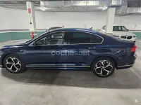 Usado VW Passat R-line 150 CV (110 kW) 2020 Azul Berlina