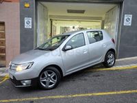 Usado Dacia Sandero Base 75 CV (55 kW) 2016 Gris / plata Berlina