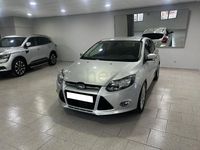 Usado Ford Focus Titanium 125 CV (91 kW) 2013 Gris / plata Berlina