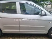 Usado Kia Picanto LX 65 CV (47 kW) 2004 Gris / plata Utilitario