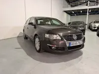 Usado VW Passat Highline 140 CV (102 kW) 2007 Gris / plata Berlina