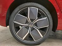 Usado VW Golf VIII 115 CV (84 kW) 2025 Rojo intenso metalizado Utilitario