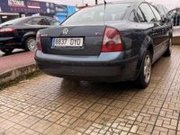 Usado VW Passat Trendline 99 CV (72 kW) 2002 Azul Berlina