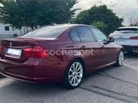 Usado BMW 318 143 CV (105 kW) 2011 Granate Berlina