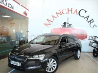 Usado Skoda Superb Style 150 CV (110 kW) 2020 Marrón Familiar