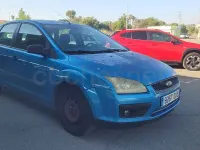 Usado Ford Focus Trend 109 CV (80 kW) 2005 Azul Berlina