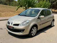 Usado Renault Clio II Privilege 110 CV (80 kW) 2007 Beige Berlina