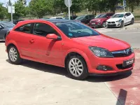 Usado Opel Astra GTC Enjoy 105 CV (77 kW) 2006 Rojo Berlina