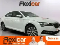 Usado Skoda Superb Style 150 CV (110 kW) 2022 Blanco Familiar