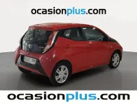 Usado Toyota Aygo Business Edition 69 CV (50 kW) 2017 Rojo Utilitario