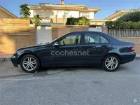 Usado Mercedes C220 Classic 143 CV (105 kW) 2004 Azul Berlina