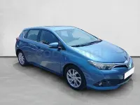 Usado Toyota Auris 90 CV (66 kW) 2016 Azul Berlina