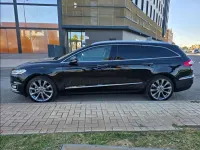 Usado Ford Mondeo Vignale 241 CV (177 kW) 2015 Negro Familiar