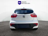 Usado Kia Rio 84 CV (61 kW) 2015 Blanco Utilitario