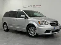 Usado Lancia Voyager Platinum 178 CV (130 kW) 2013 Gris / plata Monovolumen