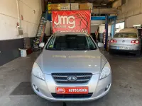 Usado Kia Ceed 115 CV (84 kW) 2008 Gris / plata Utilitario