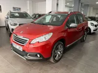 Usado Peugeot 2008 Allure 120 CV (88 kW) 2015 Burdeos SUV