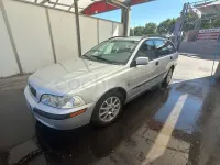 Usado Volvo V40 122 CV (89 kW) 2003 Gris / plata Familiar