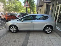 Usado Seat Leon Ecomotive 105 CV (77 kW) 2008 Gris / plata Utilitario