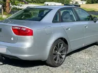 Usado Seat Exeo Reference 143 CV (105 kW) 2010 Gris / plata Berlina