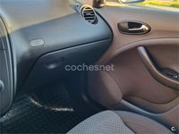 Usado Seat Altea Reference 105 CV (77 kW) 2006 Gris / plata Monovolumen