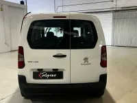 Usado Peugeot Rifter Active 100 CV (73 kW) 2021 Blanco Monovolumen