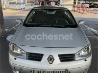 Usado Renault Mégane Cabriolet Dynamique 136 CV (100 kW) 2004 Gris / plata Descapotable