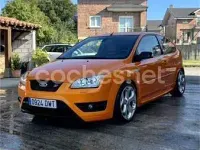 Usado Ford Focus ST 225 CV (165 kW) 2006 Naranja Berlina