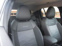 Usado Jeep Avenger Summit 100 CV (73 kW) 2025 Gris / plata SUV