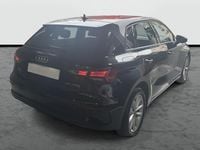 Usado Audi A3 110 CV (80 kW) 2023 Negro brillante Berlina