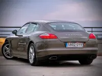 Usado Porsche Panamera 299 CV (219 kW) 2010 Beige Utilitario