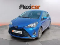 Usado Toyota Yaris Active 69 CV (50 kW) 2019 Azul Berlina