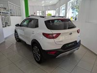 Usado Kia Stonic 100 HP (73 kW) 2023 Branco SUV