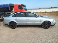 Usado VW Passat Highline 275 CV (202 kW) 2001 Gris Berlina