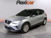 Usado Seat Arona Style 110 CV (80 kW) 2022 Gris SUV