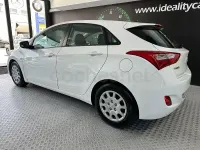 Usado Hyundai i30 110 CV (80 kW) 2012 Blanco Berlina