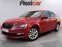 Usado Skoda Octavia Ambition 116 CV (85 kW) 2017 Rojo Familiar