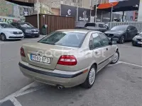 Usado Volvo S40 109 CV (80 kW) 2001 Beige Berlina