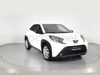 Usado Toyota Aygo X Play 72 CV (52 kW) 2025 Blanco SUV