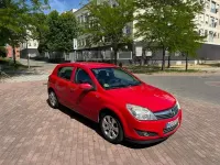 Usado Opel Astra Cosmo 110 CV (80 kW) 2009 Rojo Berlina
