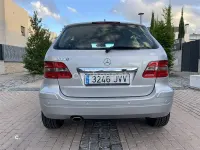 Usado Mercedes B200 136 CV (100 kW) 2006 Gris / plata Monovolumen