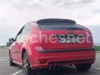Usado Ford Focus Sport 136 CV (100 kW) 2005 Rojo Berlina